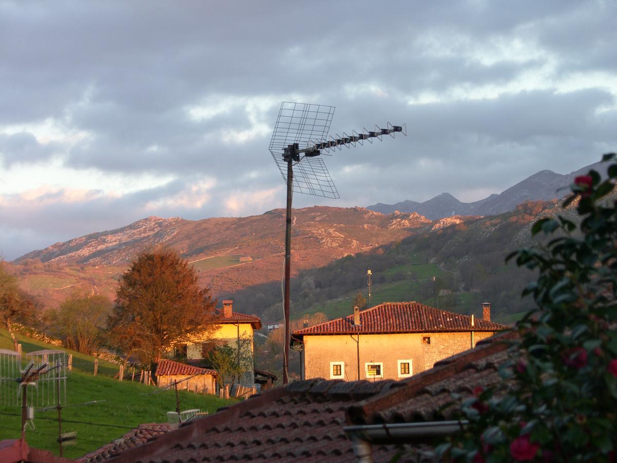 Posada El Pareón Sirviella Exterior foto